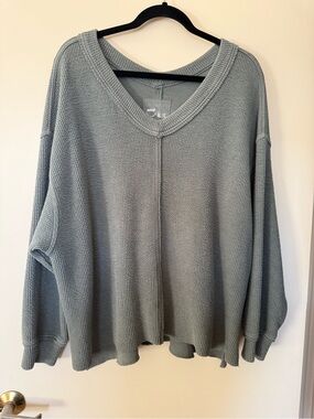 Aerie Wonder Textured V-Neck Sweatshirt in Color Royal Palm Size Large